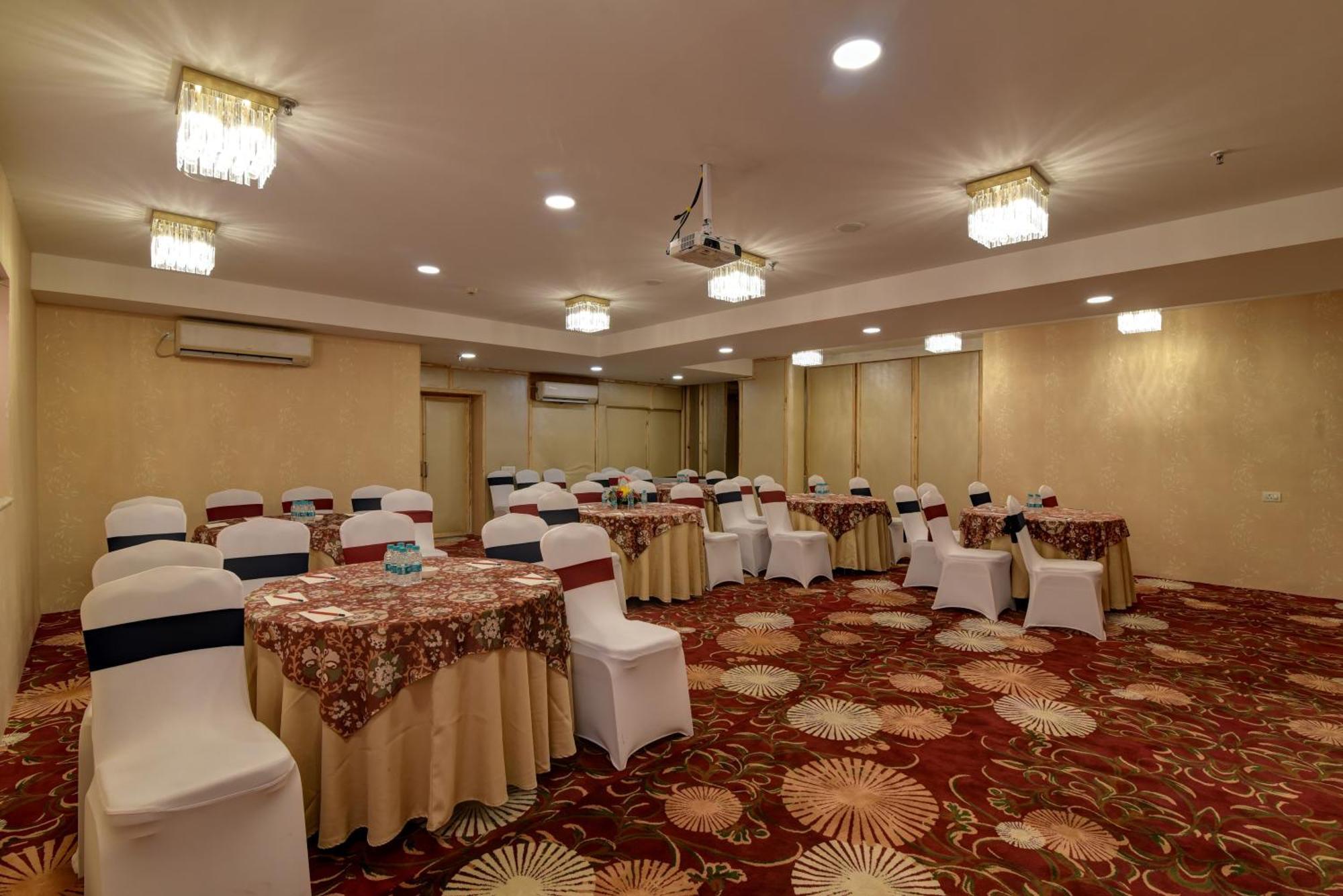 Mango Grove Hotel Chandigarh Exterior photo